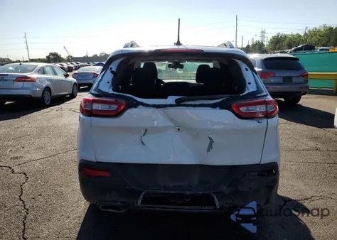 2017 Jeep Cherokee Latitude z USA, uszkodzony, nr VIN 1C4PJMCS5HW598515